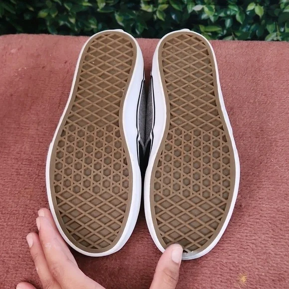 Kids Black and Grey Vans - Picture 5 of 6